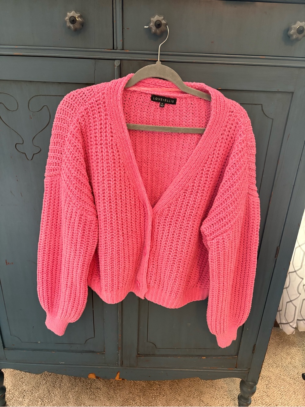 LOVE Ellie Chunky V-Neck Cardigan in Bright Pink